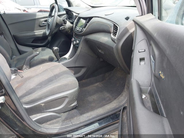 Chevrolet TRAX LS 2019 3GNCJKSB0KL386727 Image 5