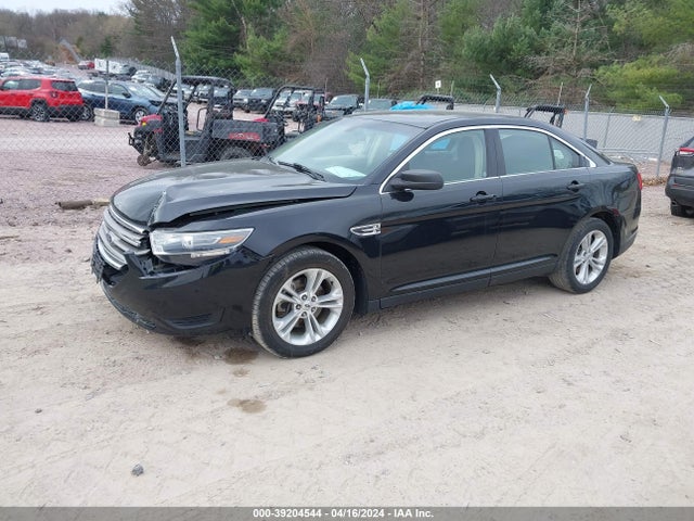 Ford TAURUS SE 2017 1FAHP2D80HG123994 Image 2