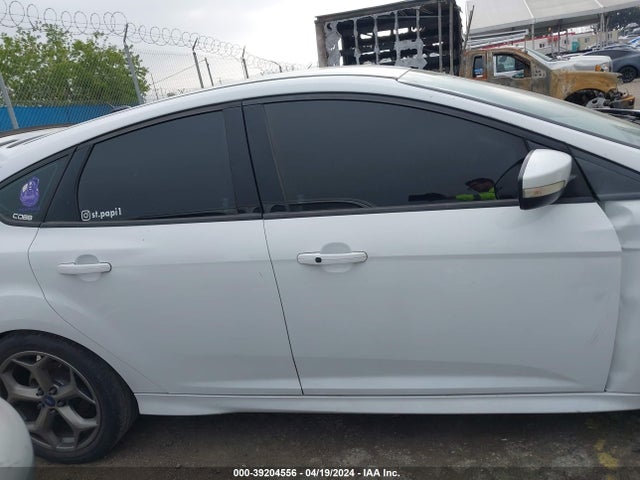 Ford FOCUS ST 2018 1FADP3L97JL260524 Image 13