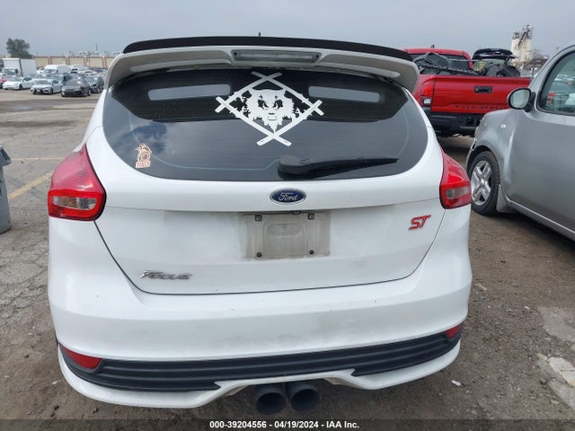 Ford FOCUS ST 2018 1FADP3L97JL260524 Image 16