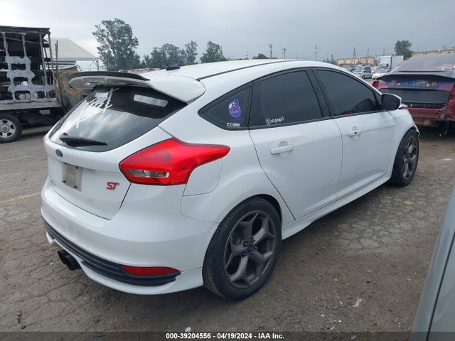 Ford FOCUS ST 2018 1FADP3L97JL260524 Image 4