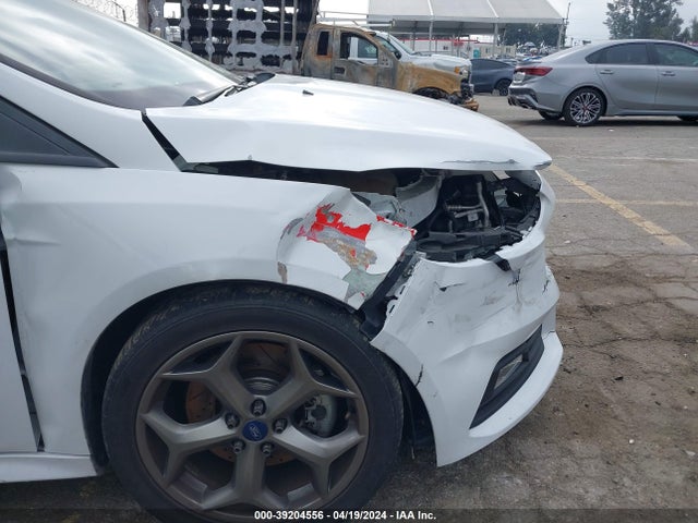 Ford FOCUS ST 2018 1FADP3L97JL260524 Image 6