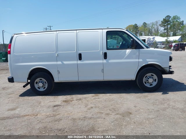 Chevrolet Express 2500 Work Van 2017 1GCWGAFF3H1136717 Image 13
