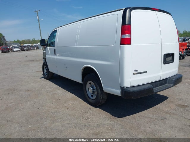 Chevrolet Express 2500 Work Van 2017 1GCWGAFF3H1136717 Image 3