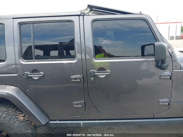 1C4BJWEG7GL216760 Jeep Wrangler Unlimited 75th Anniversary