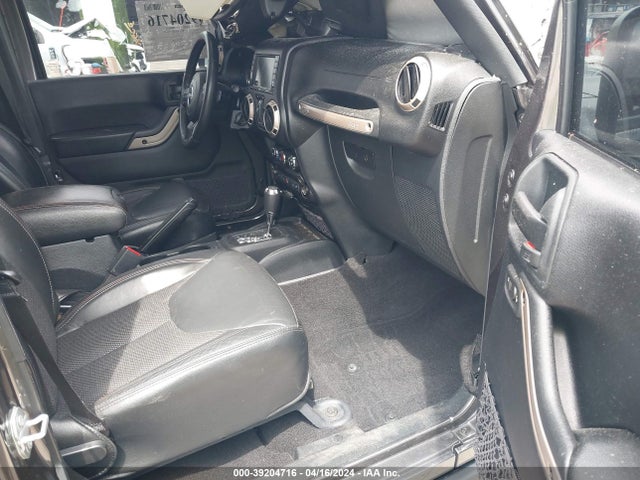 1C4BJWEG7GL216760 Jeep Wrangler Unlimited 75th Anniversary