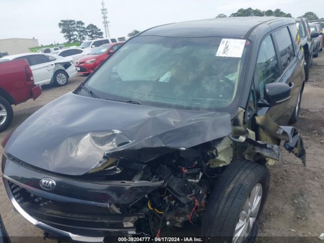 KNDMB5C15H6227593 KIA SEDONA LX