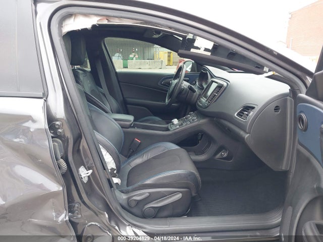 Chrysler 200 S 2015 1C3CCCBG9FN643642 Image 5