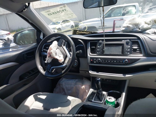 Toyota Highlander Le 2017 5TDZARFH1HS027366 Image 22