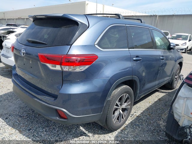 Toyota Highlander Le 2017 5TDZARFH1HS027366 Image 4