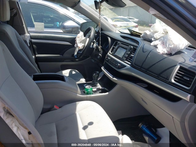 Toyota Highlander Le 2017 5TDZARFH1HS027366 Image 5