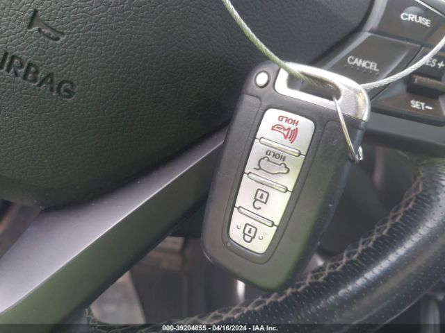 KMHTC6AE4GU278805 Hyundai Veloster Turbo
