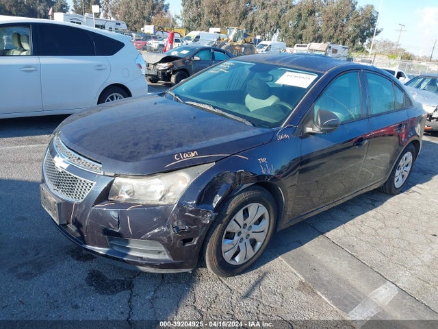 Chevrolet Cruze Ls Auto 2014 1G1PA5SG2E7484098 Image 2