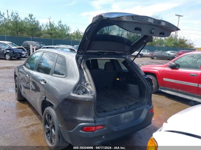 1C4PJLCB4JD543114 Jeep Cherokee Latitude Fwd