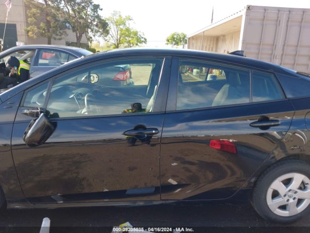 JTDKARFU4G3015758 Toyota Prius Three Touring