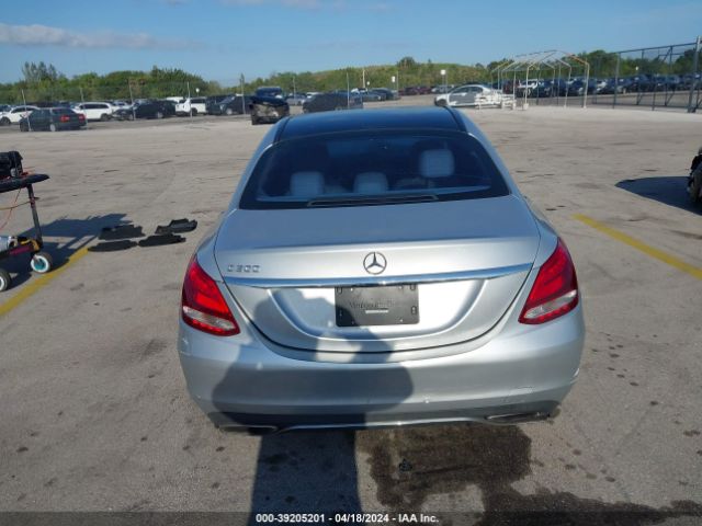 55SWF4JB3FU045345 Mercedes-Benz C 300 Luxury/sport