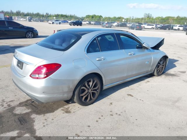 55SWF4JB3FU045345 Mercedes-Benz C 300 Luxury/sport