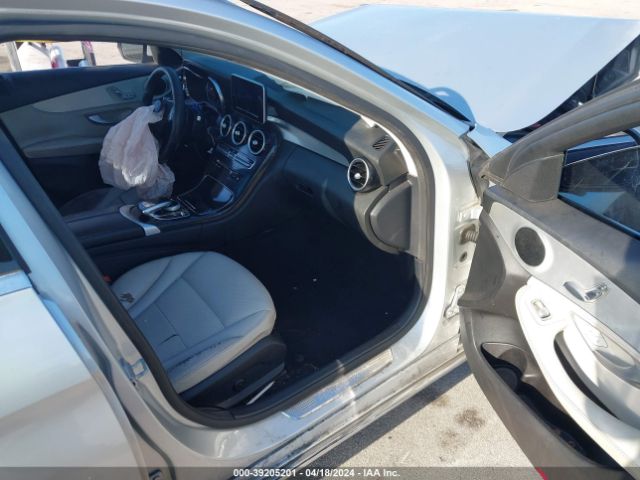 55SWF4JB3FU045345 Mercedes-Benz C 300 Luxury/sport
