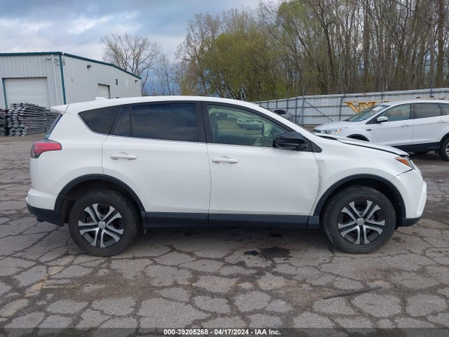 Toyota RAV4 LE 2018 JTMZFREV7JJ164307 Image 13