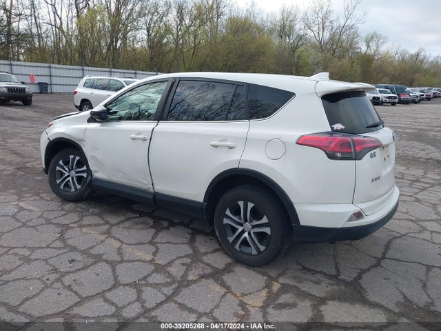 Toyota RAV4 LE 2018 JTMZFREV7JJ164307 Image 3