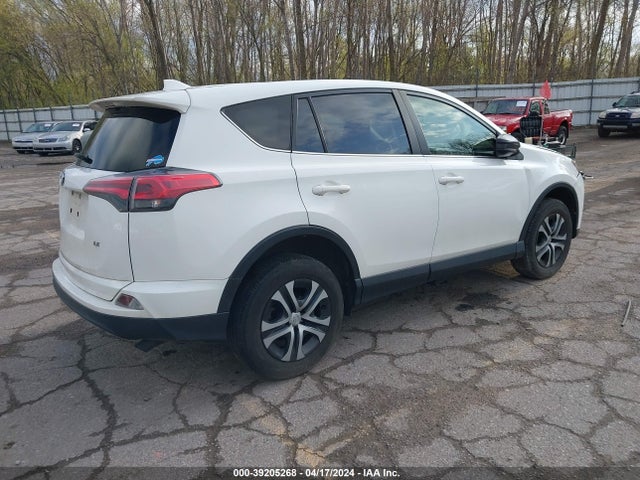 Toyota RAV4 LE 2018 JTMZFREV7JJ164307 Image 4