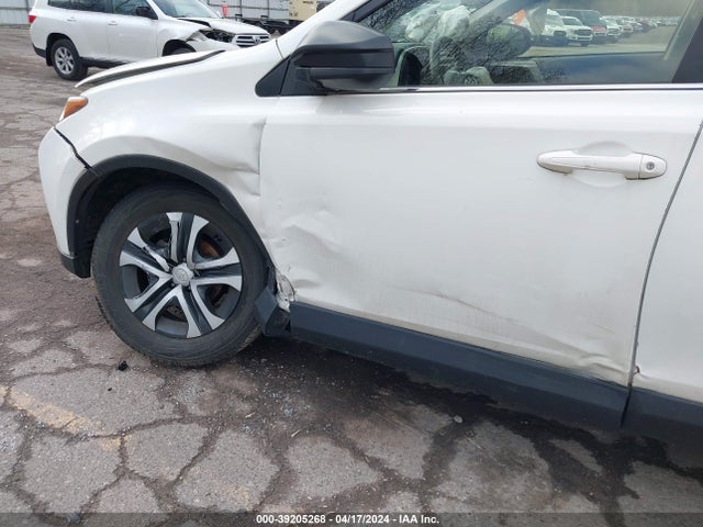Toyota RAV4 LE 2018 JTMZFREV7JJ164307 Image 6