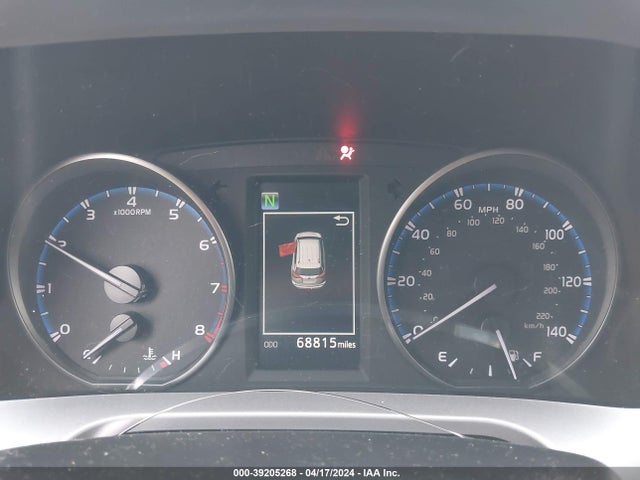 Toyota RAV4 LE 2018 JTMZFREV7JJ164307 Image 7