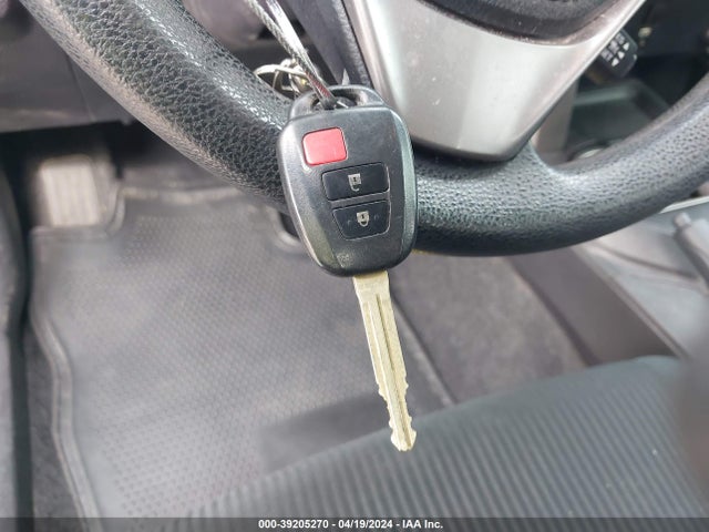 Toyota RAV4 LE 2018 2T3ZFREVXJW463694 Image 11