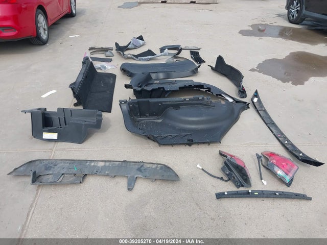 Toyota RAV4 LE 2018 2T3ZFREVXJW463694 Image 12