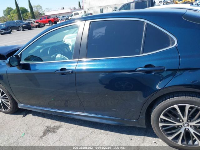 4T1B11HK8JU646622 Toyota CAMRY SE