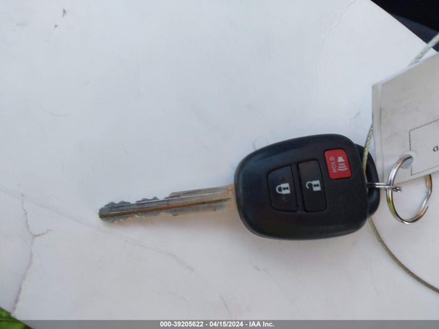 Toyota RAV4 LE 2015 JTMZFREV1FD074589 Image 11