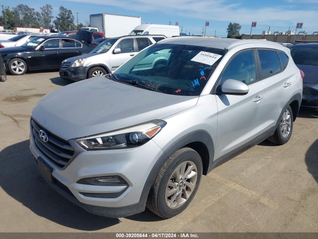 Hyundai TUCSON SE 2016 KM8J33A4XGU092571 Image 2