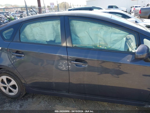 Toyota Prius Three 2015 JTDKN3DU8F0415763 Image 13