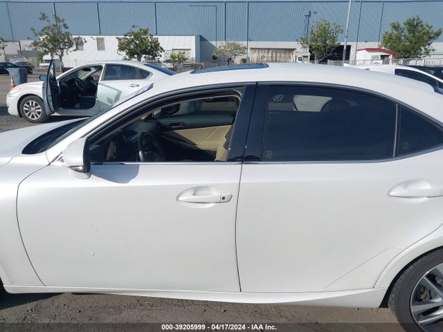 Lexus IS 300 2019 JTHBA1D22K5100368 Image 14