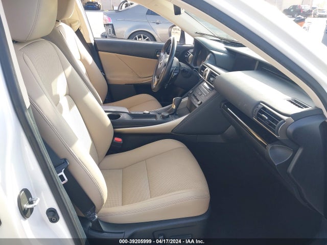 Lexus IS 300 2019 JTHBA1D22K5100368 Image 5