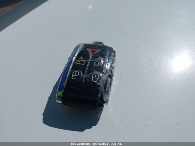 2011 JAGUAR XF SAJWA0FB1BLS06592 Photo 10