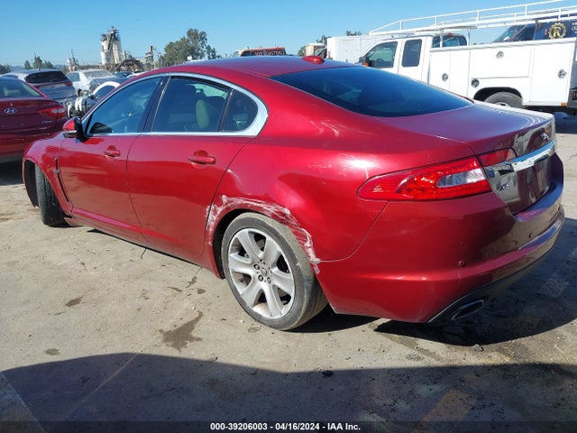 2011 JAGUAR XF SAJWA0FB1BLS06592 Photo 2