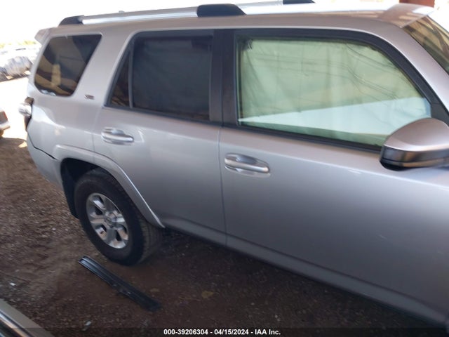 Toyota 4RUNNER SR5 2019 JTEZU5JR5K5197934 Image 13