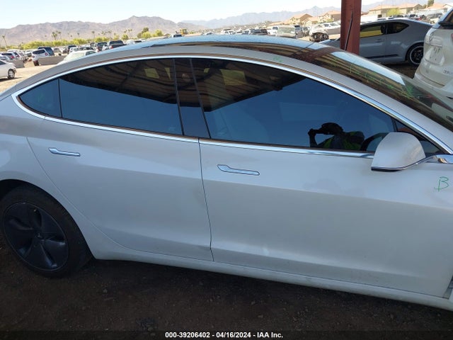 Tesla Model 3 Long Range/performance 2019 5YJ3E1EB1KF517729 Image 13
