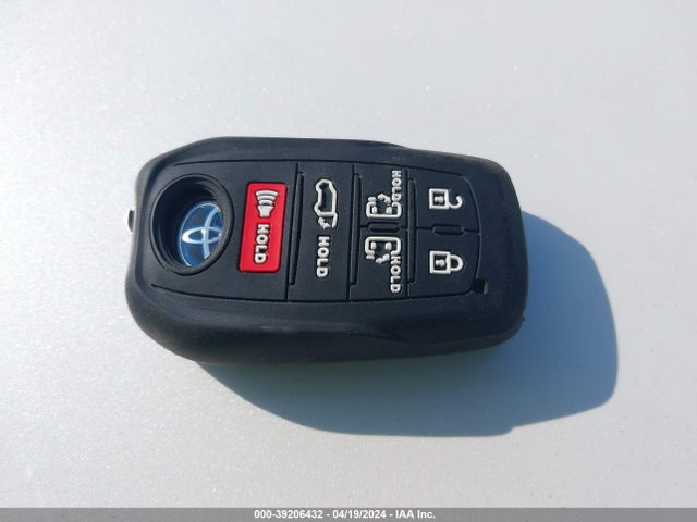 Toyota SIENNA XLE 2022 5TDYRKEC2NS132012 Image 11