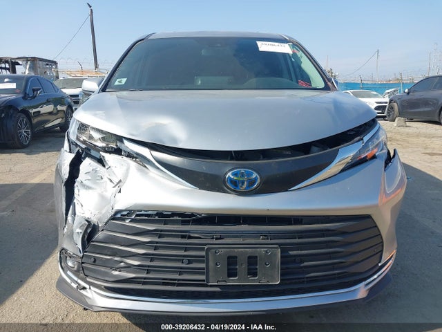 Toyota SIENNA XLE 2022 5TDYRKEC2NS132012 Image 12