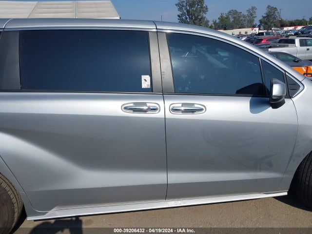 Toyota SIENNA XLE 2022 5TDYRKEC2NS132012 Image 13