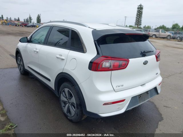 KNDCB3LC5K5218472 KIA NIRO LX