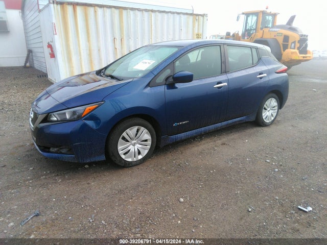 Nissan LEAF S 2018 1N4AZ1CP9JC311005 Image 2