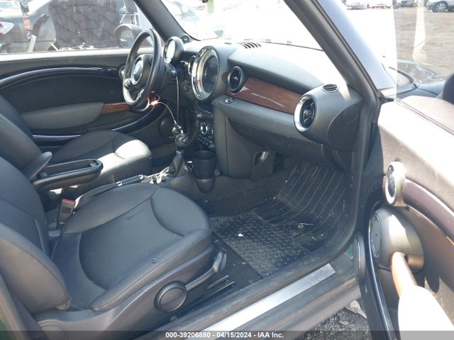 2011 MINI COOPER CLUBMAN WMWZF3C57BT187802 Photo 4
