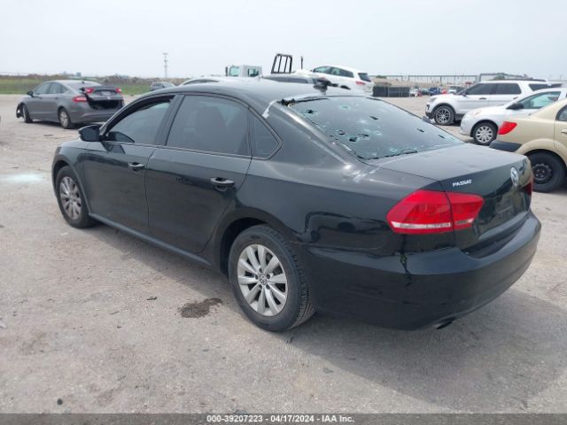 1VWAT7A31FC082855 Volkswagen Passat 1.8t S