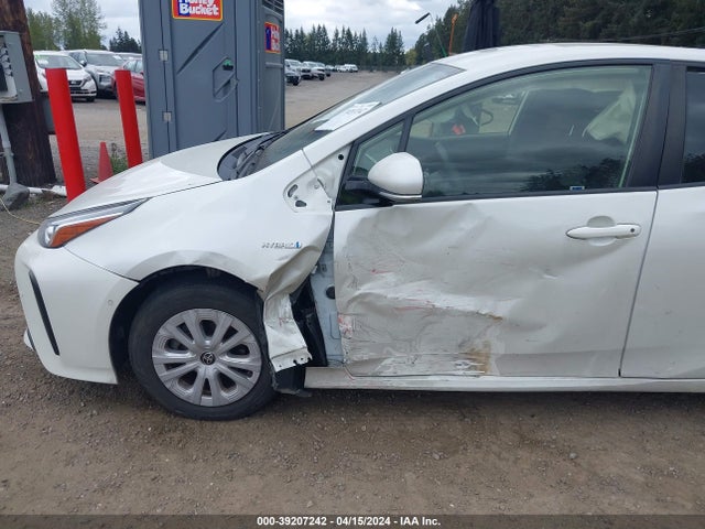 Toyota Prius Le 2020 JTDKARFU8L3119664 Image 6