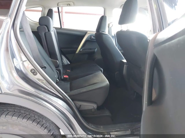 Toyota RAV4 LE 2015 JTMZFREV7FJ044711 Image 8