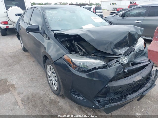 Toyota COROLLA LE 2018 5YFBURHEXJP839047 zdjęcie główne