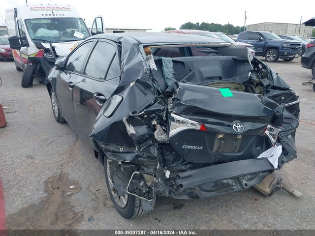 Toyota COROLLA LE 2018 5YFBURHEXJP839047 Image 3